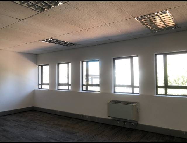 43M² OFFICE TO LET IN HYDE PARK